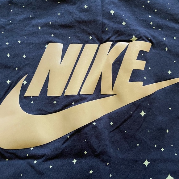 Nike Men's T-shirt - Picture 2 of 3